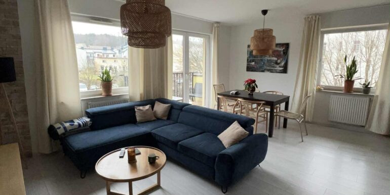 7eb03305-e80d-4790-b3a7-99f4e7d57893