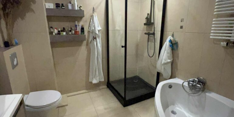 843f8719-5ce3-4b56-aa89-2d5d0b8c264f