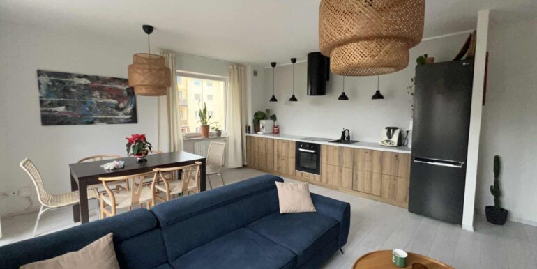 e04017ee-c464-4d48-a2a4-671c67cae03b