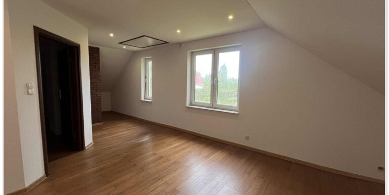 74e40b82-a2f8-4e74-bcf4-6a22c7825808