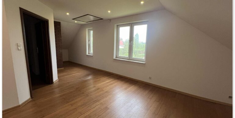 b2d7bf87-5289-48b0-a0a3-4e6355572825