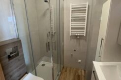 2 pokojowe z komórkę i miejscem postojowym